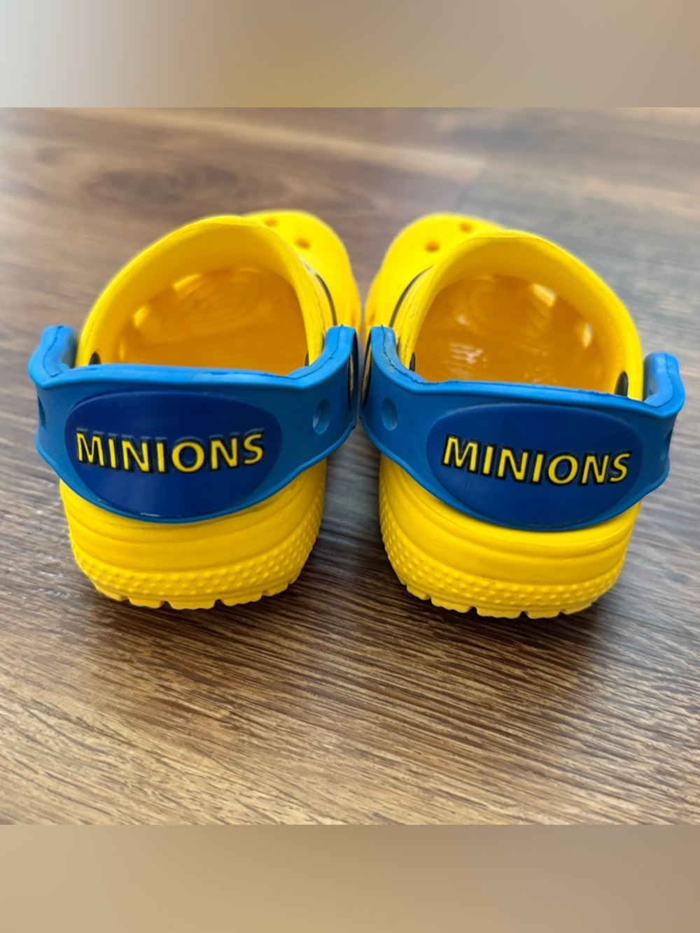 Toddle Minion CROCS - size 5 - Picture 3 of 7